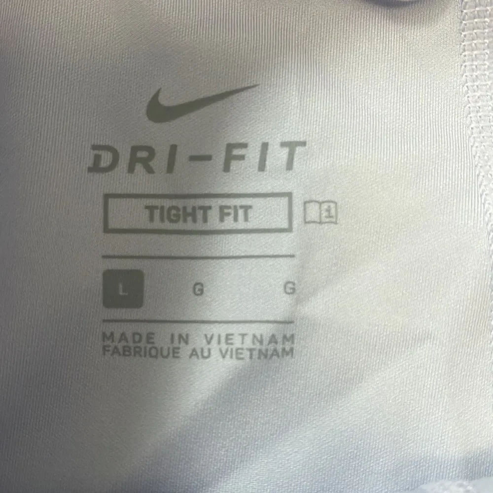 NWT Girls NIKE Dri Fit Tight Fit Training Shorts Size Large